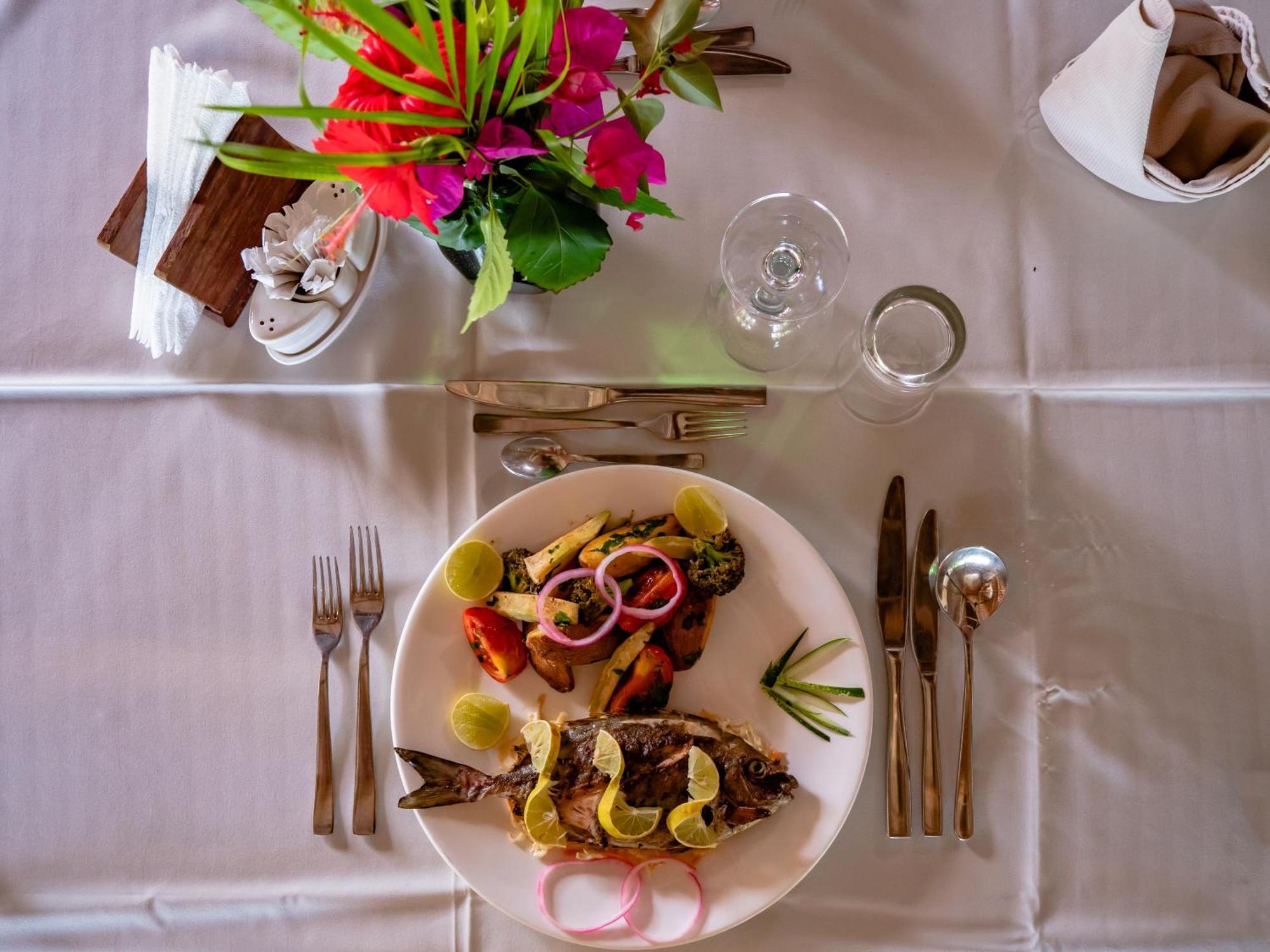 מאטמווה Sunshine Bay Hotel Zanzibar מראה חיצוני תמונה